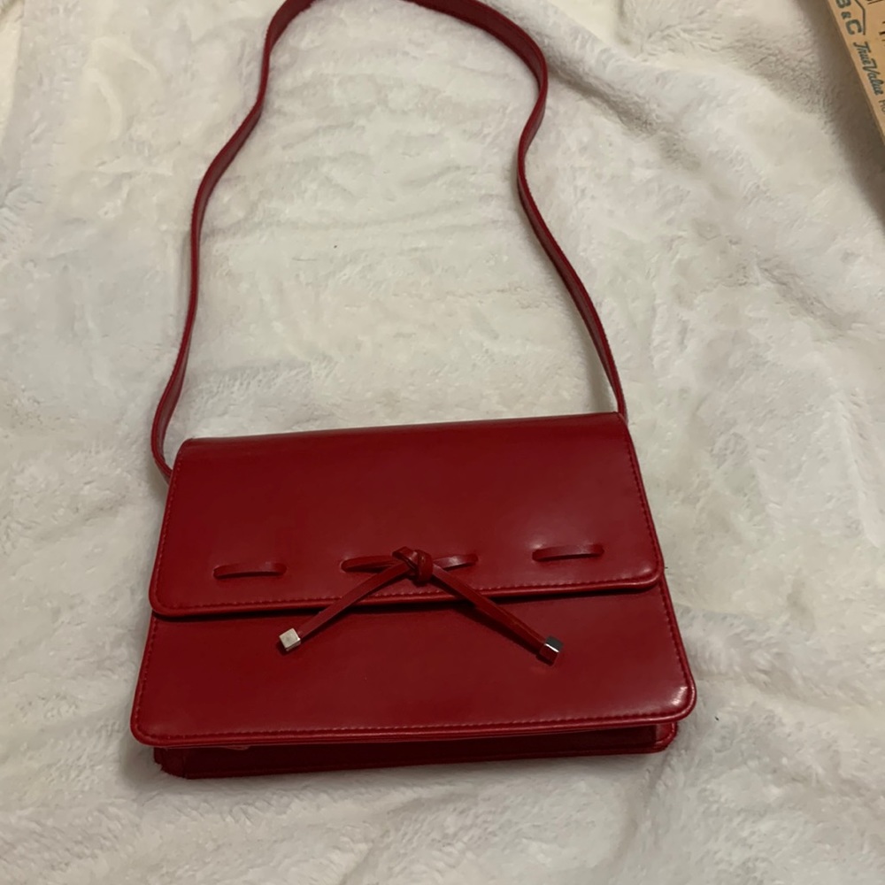 Red Handbag. Crazy Horse. 5”x8”x2”